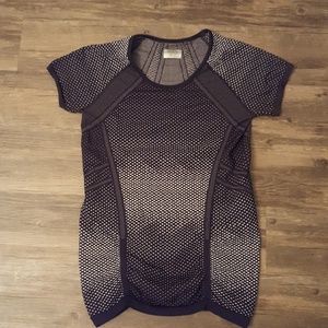 Athleta Black Dot Tee sz L